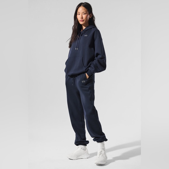 Alo Yoga Accolade Set - Picture 2 of 5